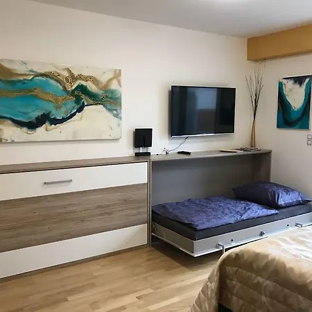 Luxury In Garden Tower Apartment Prague