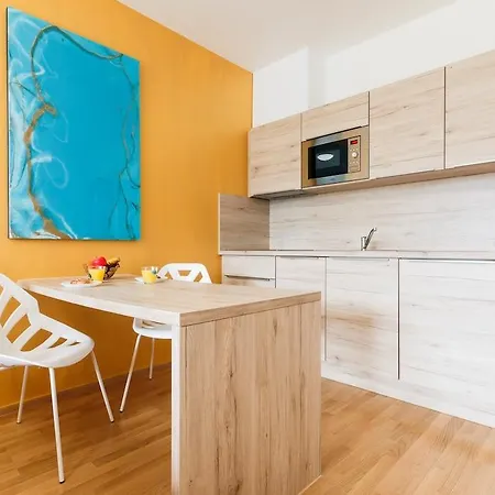 Luxury In Garden Tower