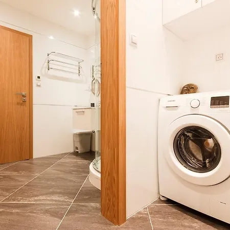 Luxury In Garden Tower