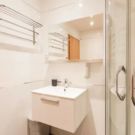 Luxury In Garden Tower Apartment *